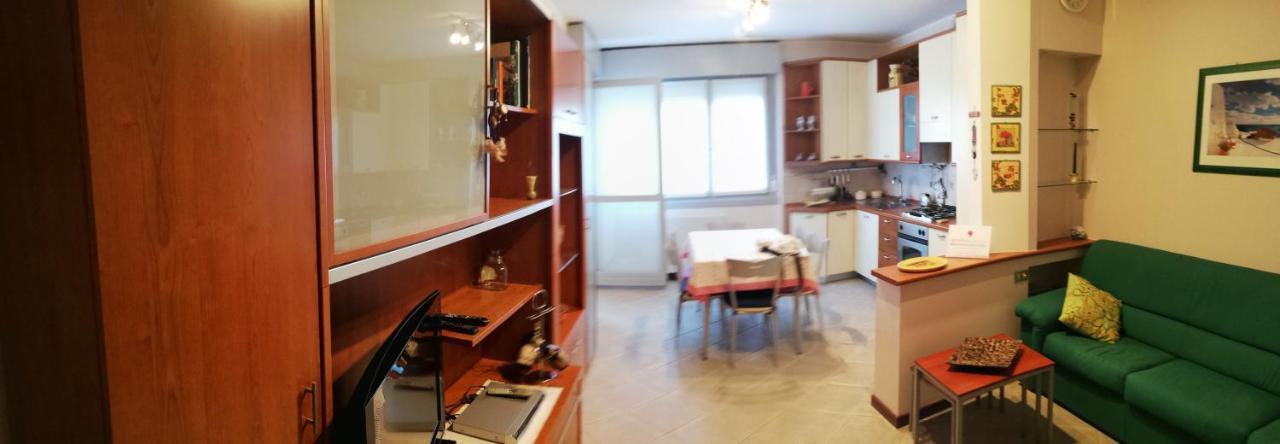 Casa Vacanze La Mela 몬차 외부 사진